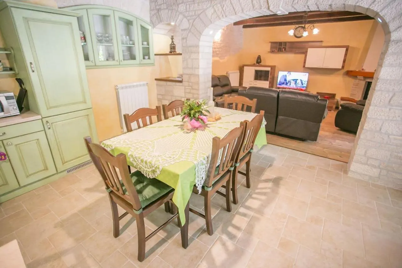 Rustic Villa Casa Mendula With Grill In Tinjan Srbinjak Hırvatistan