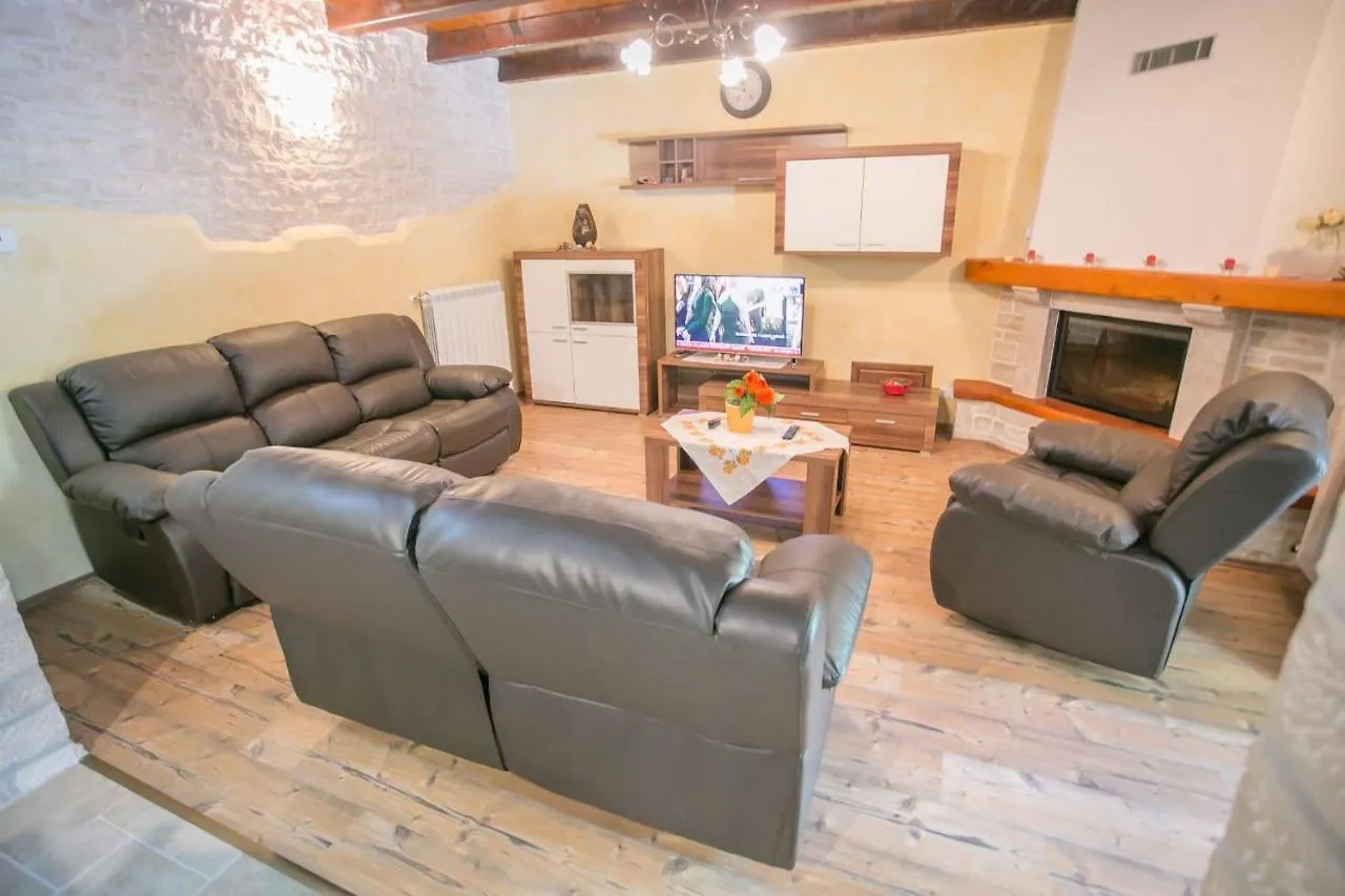 Rustic Villa Casa Mendula With Grill In Tinjan Srbinjak Croatia