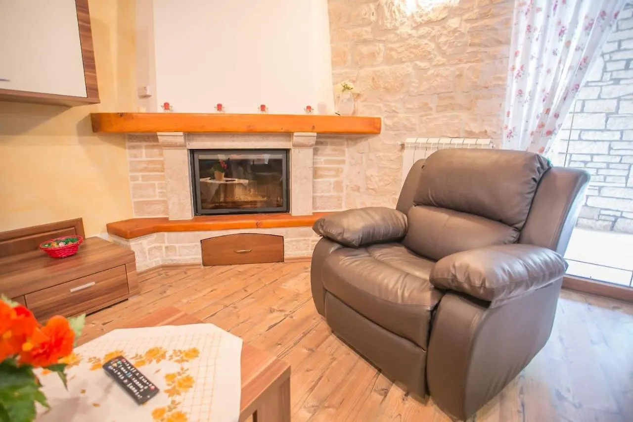 Rustic Villa Casa Mendula With Grill In Tinjan Srbinjak