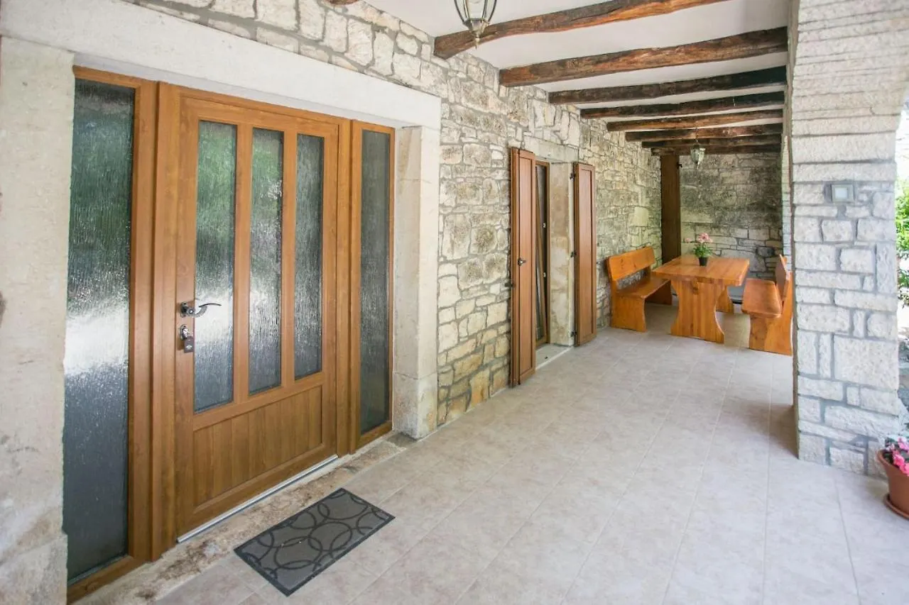Rustic Villa Casa Mendula With Grill In Tinjan Srbinjak